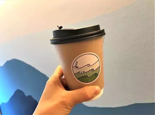 「【京都】鴨川沿いの桜を眺めながら、ライスバーガーを楽しめるカフェ「川間食堂」」の画像