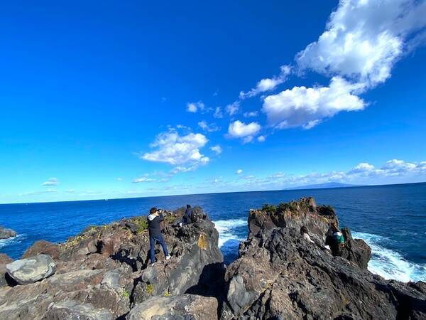 突き抜ける爽快感 伊豆 感動の絶景 城ヶ崎海岸 の崖とつり橋を現地ルポ 2021年3月29日 エキサイトニュース