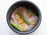 「【簡単レシピ】炊飯器で作る「シンガポールチキンライス」を３つのソースで激ウマに！」の画像13