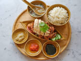 「【簡単レシピ】炊飯器で作る「シンガポールチキンライス」を３つのソースで激ウマに！」の画像16