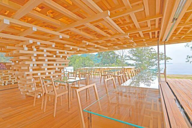 １日１組限定！隈研吾氏設計の絶景カフェ「COEDA HOUSE」とガーデンを独り占め