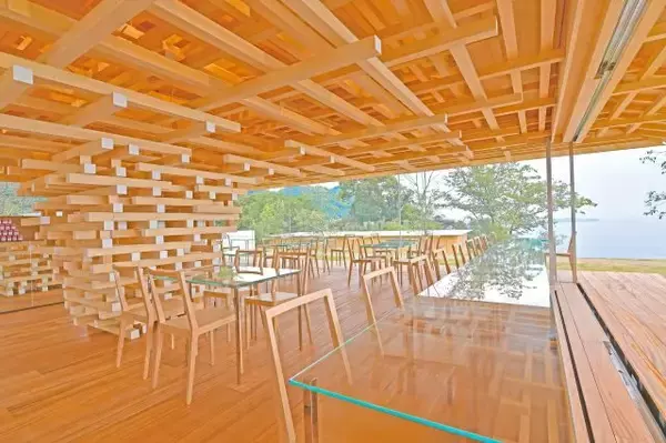 「１日１組限定！隈研吾氏設計の絶景カフェ「COEDA HOUSE」とガーデンを独り占め」の画像