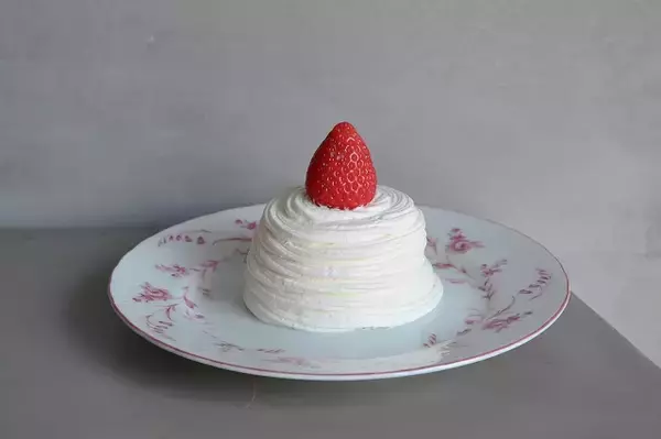 「坊っちゃん列車を眺めながら、旬のいちごたっぷりスイーツを【道後 白鷺珈琲】」の画像