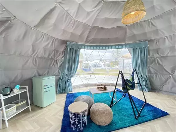 「小学校の廃校をリノベーション！千葉県に「高滝湖グランピングリゾート」オープン！」の画像