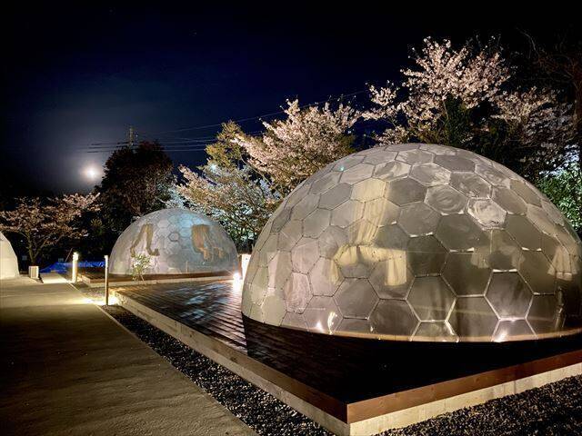 小学校の廃校をリノベーション！千葉県に「高滝湖グランピングリゾート」オープン！