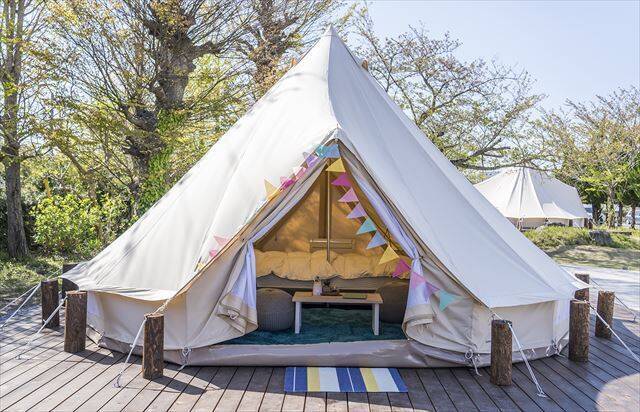 小学校の廃校をリノベーション！千葉県に「高滝湖グランピングリゾート」オープン！