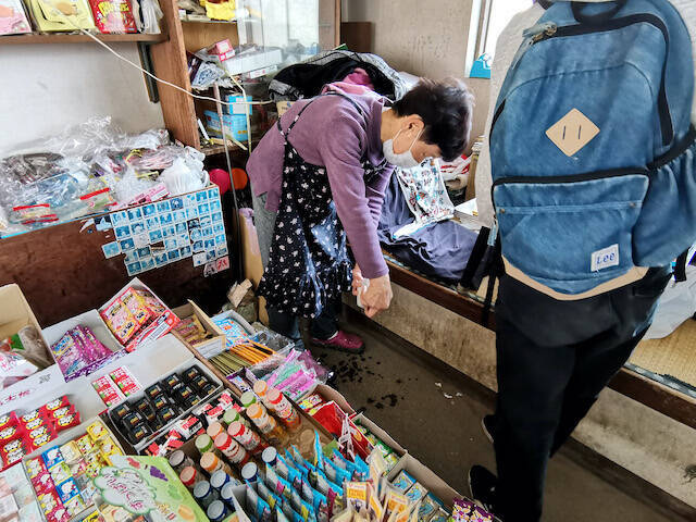 いながきの駄菓子屋探訪４３山梨県笛吹市「長瀬商店」温泉地にあるノスタルジックな雰囲気の店