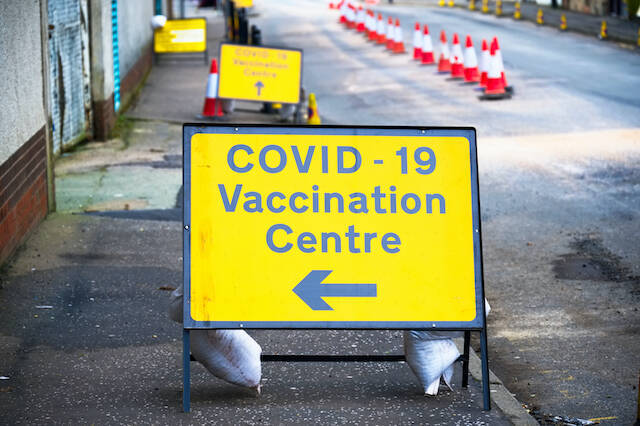 知らないと損をする英会話術７３ イギリスではワクチンを打ったら おめでとう 新型コロナワクチンに関する英語表現 21年5月9日 エキサイトニュース