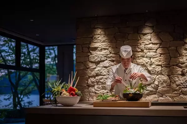 「よりプライベート空間を楽しむ。源泉かけ流しと美食の宿「雲仙温泉 東園」がリニューアル」の画像