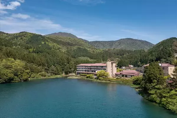 「よりプライベート空間を楽しむ。源泉かけ流しと美食の宿「雲仙温泉 東園」がリニューアル」の画像
