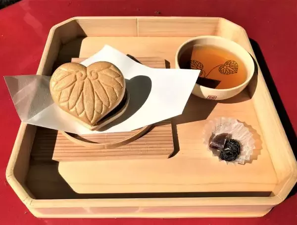 「【京都】下鴨神社“糺の森”の豊かな新緑に包まれて、和スイーツを楽しめる「さるや」」の画像