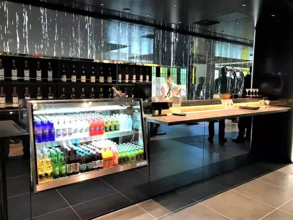 「オープン記念１泊２７５０円～！遊び心あふれるラウンジが魅力のホテル「ザ ロイヤルパーク キャンバス 京都二条」」の画像