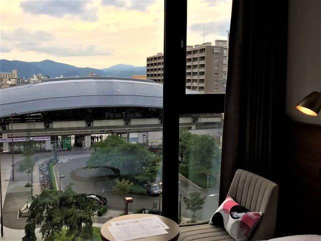 オープン記念１泊２７５０円～！遊び心あふれるラウンジが魅力のホテル「ザ ロイヤルパーク キャンバス 京都二条」