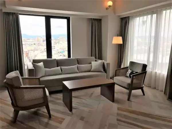 「オープン記念１泊２７５０円～！遊び心あふれるラウンジが魅力のホテル「ザ ロイヤルパーク キャンバス 京都二条」」の画像