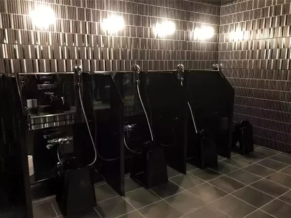 「オープン記念１泊２７５０円～！遊び心あふれるラウンジが魅力のホテル「ザ ロイヤルパーク キャンバス 京都二条」」の画像