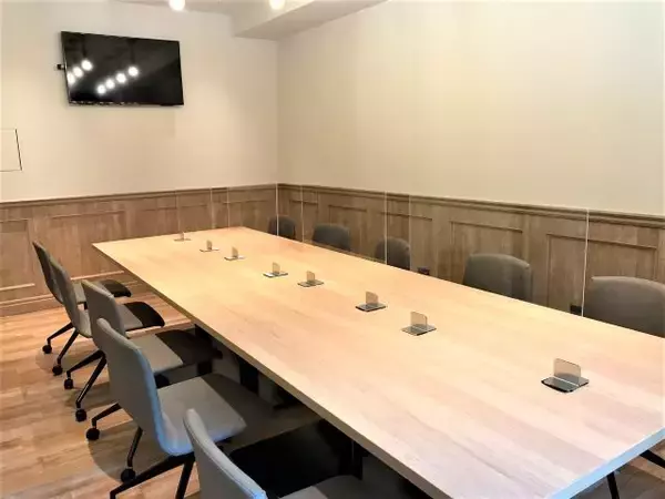 「オープン記念１泊２７５０円～！遊び心あふれるラウンジが魅力のホテル「ザ ロイヤルパーク キャンバス 京都二条」」の画像