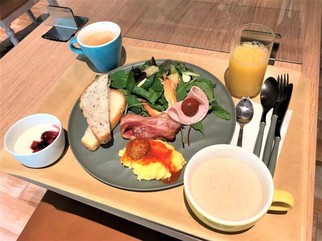 オープン記念１泊２７５０円～！遊び心あふれるラウンジが魅力のホテル「ザ ロイヤルパーク キャンバス 京都二条」