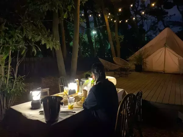 「東京から１時間の別世界！稲毛海浜公園内にオープンしたグランピング施設「スモール プラネット キャンプ＆グリル」に行ってみた！」の画像