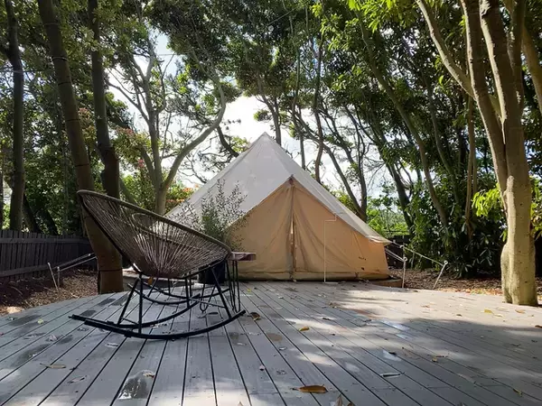 「東京から１時間の別世界！稲毛海浜公園内にオープンしたグランピング施設「スモール プラネット キャンプ＆グリル」に行ってみた！」の画像