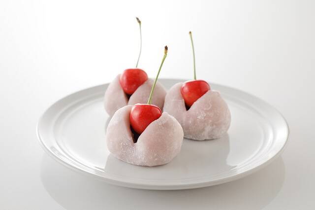 贅沢に好きなだけ堪能！スイパラで「国産さくらんぼ・メロン食べ放題」開催