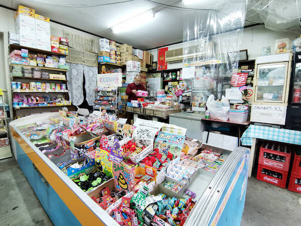 いながきの駄菓子屋探訪５０埼玉県さいたま市大宮区 福屋 圧倒的な品ぞろえと１０円ゲームで昭和の駄菓子屋文化を伝える店 21年6月19日 エキサイトニュース