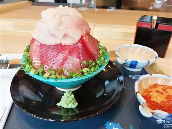 「海鮮たっぷりの限定メニューも！「熱海おさかな食堂」御殿場プレミアム・アウトレットにオープン！」の画像