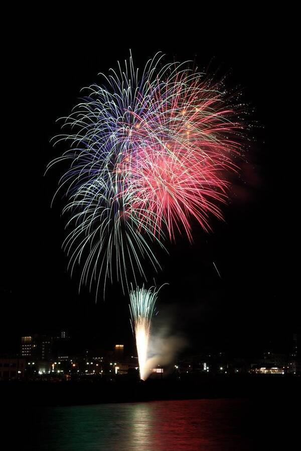 なんと伊豆最多１９回開催 静岡 伊東の夜空を彩る 伊東温泉海の花火大会 21年7月6日 エキサイトニュース