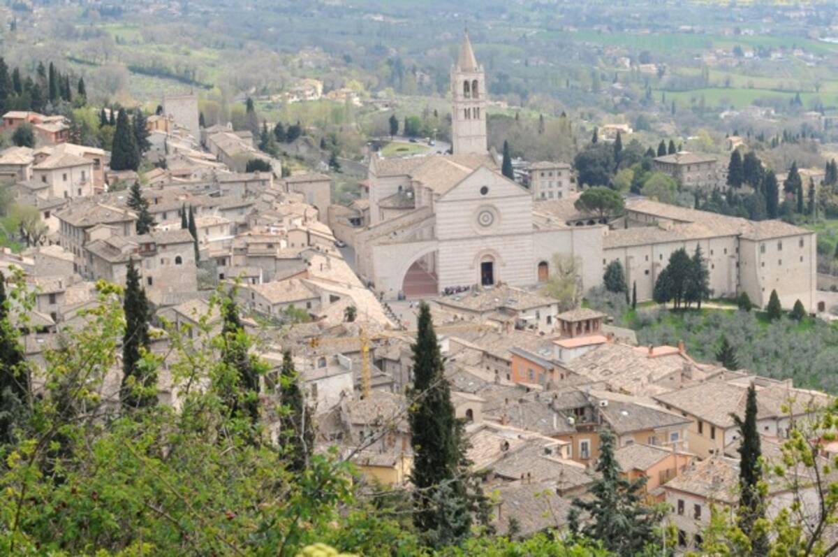イタリア キリスト教巡礼の地 世界遺産 アッシジ バラ色の町に癒される 16年4月8日 エキサイトニュース
