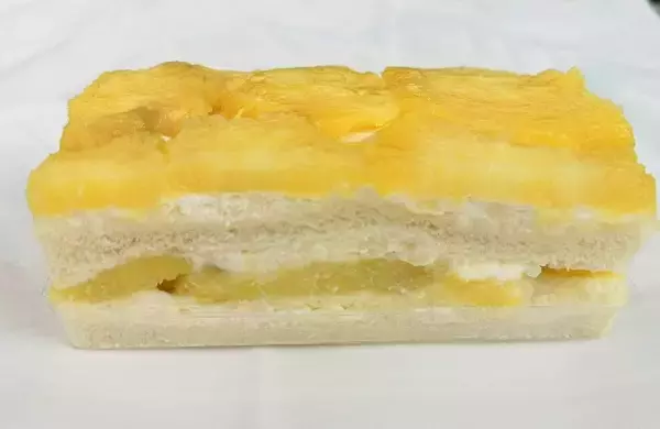 「１個にお芋が半分も！「高級芋菓子しみず」のとろけるオープンサンドを実食！【渋谷東急フードショー】」の画像