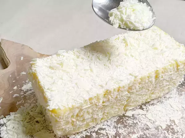 「感動的な口どけ！ホワイトチョコとクリームチーズのマリアージュ「テリーヌ ショコラ」」の画像