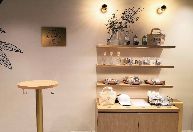 革新的な限定ドリンク“ほうじ茶セサミチーズ”の衝撃！ティーラテ専門店「CHAVATY」【渋谷東急フードショー】