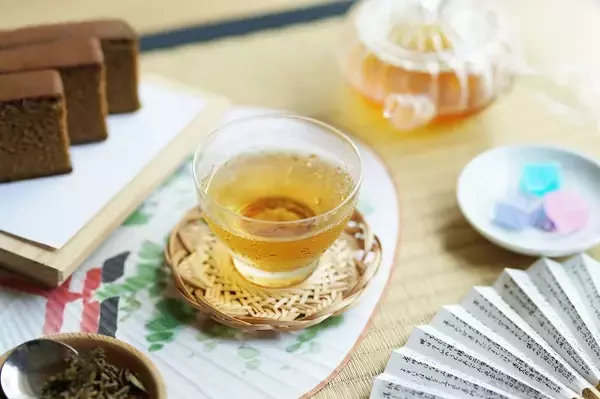 「京都エリア唯一の焙じ茶専門店、極上の「プレミアム焙じ茶カステラ」が再登場【渋谷ヒカリエ】」の画像