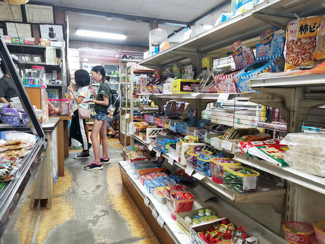 【宮永篤史の駄菓子屋探訪５】茨城県取手市「菊地屋酒店」フレンドリーな子どもが集まる社会インフラのような店
