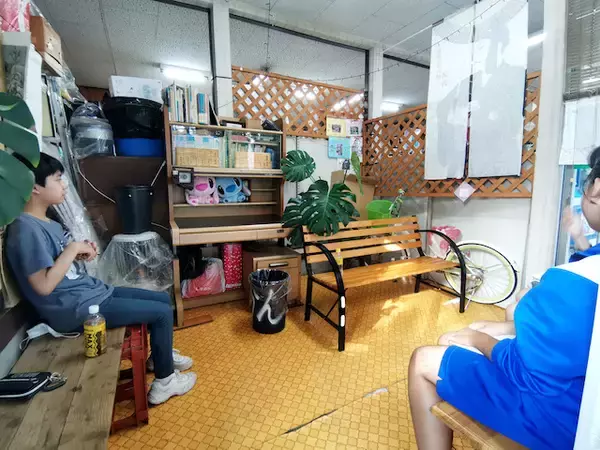 「【宮永篤史の駄菓子屋探訪５】茨城県取手市「菊地屋酒店」フレンドリーな子どもが集まる社会インフラのような店」の画像