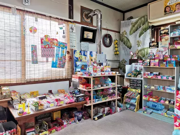 【宮永篤史の駄菓子屋探訪１０】北海道浦河郡浦河町「気まぐれ屋」２０２０年にオープンで早くも人気！ハンドメイドと駄菓子の店