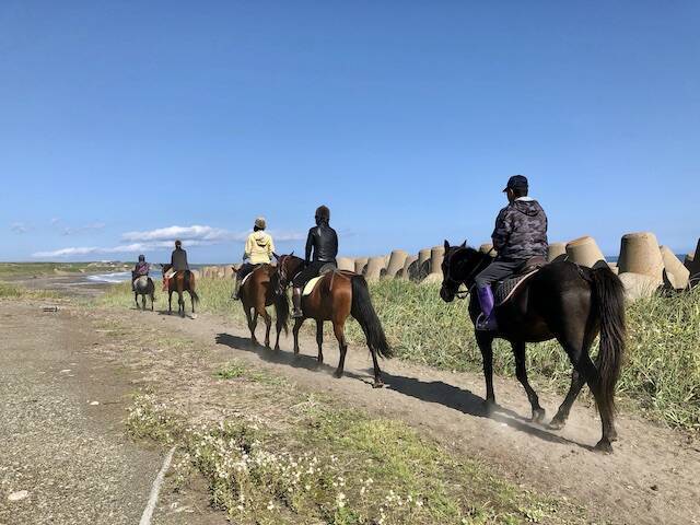 海辺で馬に乗る！北太平洋シーサイドライン乗馬クラブ【北海道浜中町の旅６】
