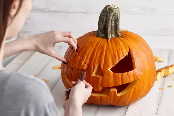 「知らないと損をする英会話術９７：ハロウィンで使う「Trick or Treat」以外の表現」の画像