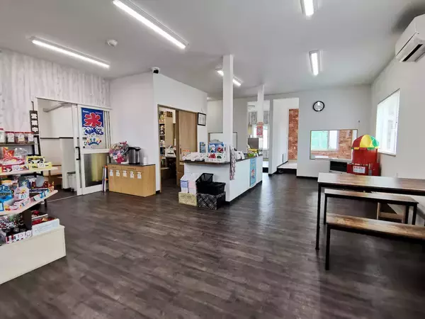 「いながきの駄菓子屋探訪68火災で失われた店を再建した「駄菓子屋まも」」の画像