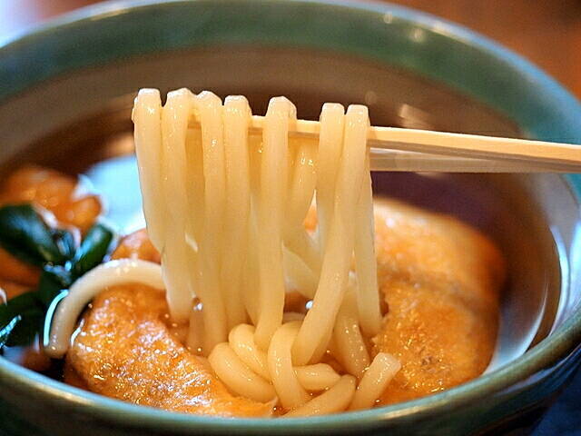 奈良 お揚げの中からうどん 巾着きつね がおもしろ美味しい 15年8月28日 エキサイトニュース