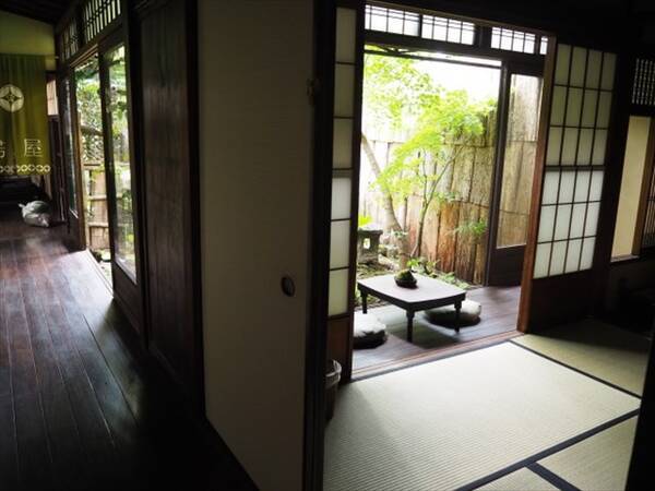 京都 大人気 縁側が素敵な女性専用ゲストハウス 錺屋 15年6月9日 エキサイトニュース 京都 大人気 縁側が素敵な女性専用ゲストハウス 錺屋 15年6月9日 エキサイトニュース