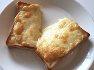 〇〇をプラスするだけで劇的なトロトロに！魅惑のチーズトースト簡単レシピ