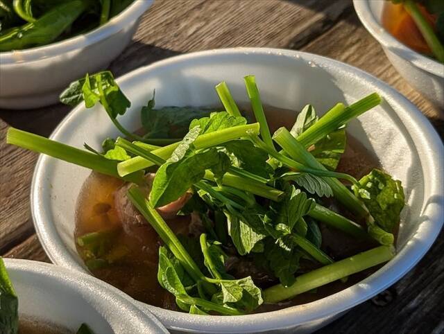 【ゆりあげ港朝市で名物 ・せり鍋まつり】2,000食を無料ふるまい！冬の味覚を心ゆくまで｜宮城県名取市