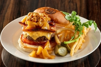 全米が沸くバーガーの祭典を六本木で！BLT STEAK ROPPONGI「バーガーマンス2026」開催