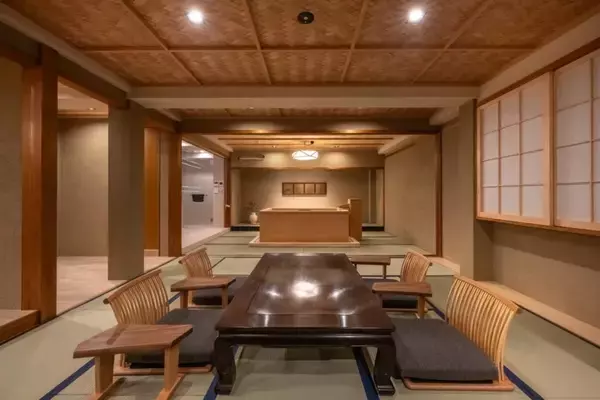 「枯山水の石庭が織りなす静寂の宿「Nazuna 京都 西本願寺」誕生」の画像