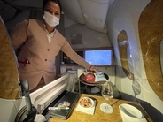 VIPおもてなし度が凄かった！麗しのエミレーツ航空「ビジネスクラス」搭乗レポ【機内編】