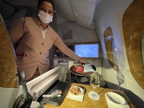 VIPおもてなし度が凄かった！麗しのエミレーツ航空「ビジネスクラス」搭乗レポ【機内編】