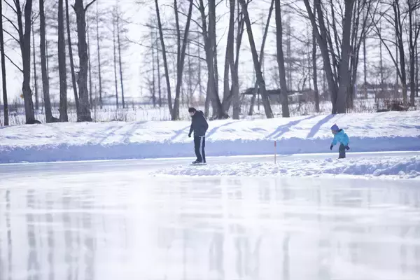 和歌山県初の屋外スケートリンク「アオゾラ アイスパーク」12月20日から期間限定オープン ｜道の駅 四季の郷公園