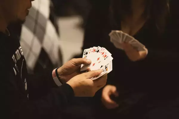 「1,500個のスカイランタンとお花見を楽しむ「花見灯夜2026」新宿住友ビル三角広場で開催！」の画像