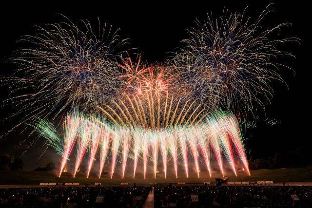 【約18,000発の花火ショー】札幌の夜空を彩る「道新・秋華火（はなび）」9月21日に開催！チケット先行販売中