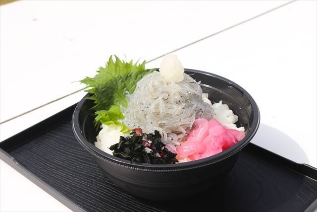 【淡路島の生しらす】島内64店舗で生しらす丼が味わえる！11月末まで開催中